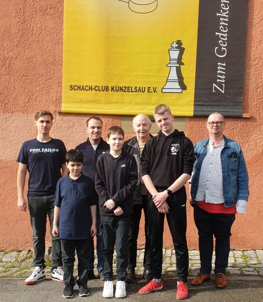 Foto Neckarsulmer Spieler beim Schach im Schloss